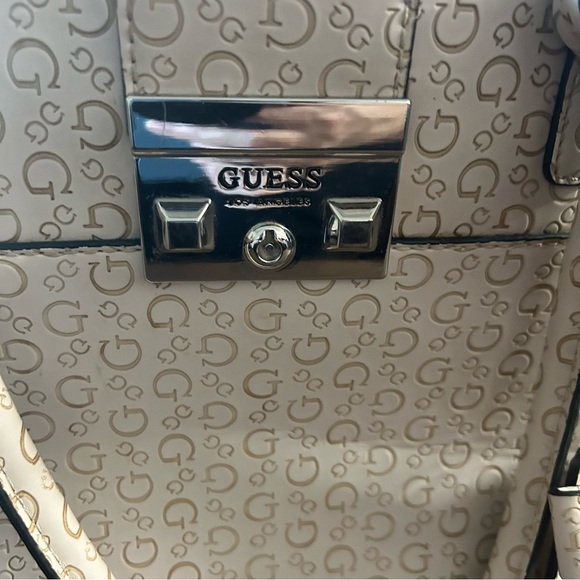 Guess Purse Pink Satchel Handbag Medium Size With Handles - Picture 4 of 16